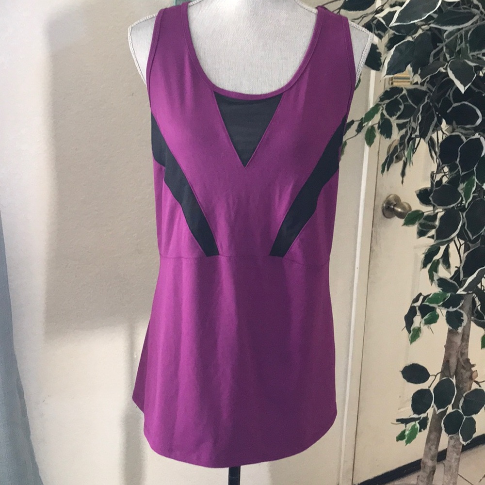 Bundle of 2 Livi active tops